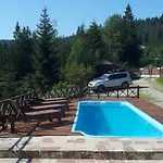 River Hill Feriested Mykulychyn